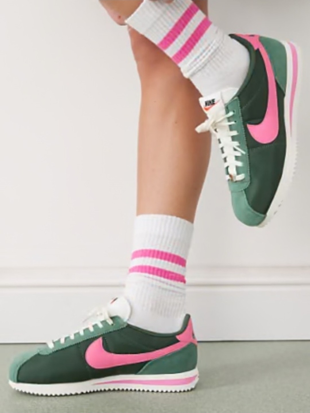 🦋Nike Cortez Sneaker with Pink Swoosh